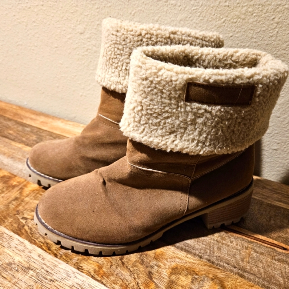 Wool trim suede boots Never  worn